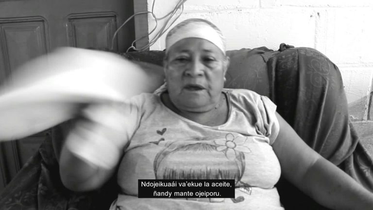 Abuela: La Voz de Sabiduría en la Lengua Indígena